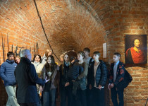 photo_5424702630569048790_y