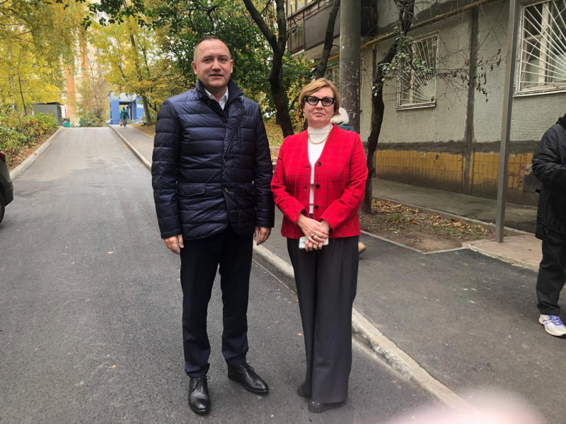 Ольга Балакина оценила благоустройство придомовой территории на улице Лопатина