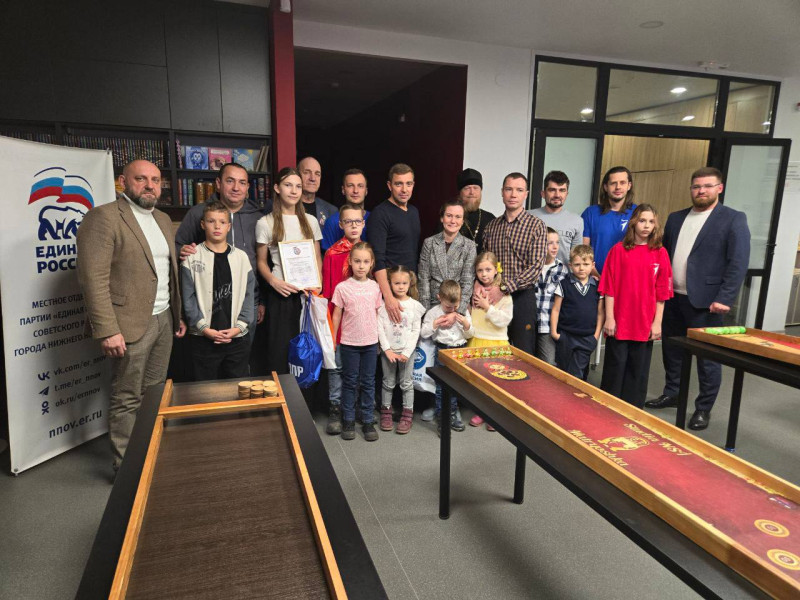 Иван Корниенко поздравил мужчин Советского района с Днем отца