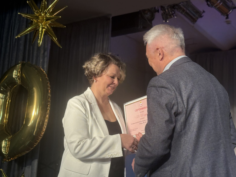 Михаил Рыхтик поздравил школу № 106 Ленинского района с юбилеем