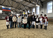 Жанна Скворцова поздравила победителей турнира по конному спорту на Кубок ТОС «Гребешковский»