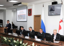 «Принятый бюджет позволяет выполнить все социальные обязательства  и имеет серьезный потенциал развития города в его новых границах», - Евгений Чинцов