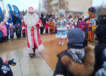 Весело, весело встречаем Новый год!