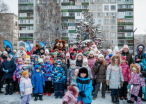 На территории Автозаводского района прошли новогодние мероприятия для детей в рамках проекта «Новый год в каждый двор»
