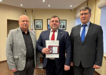 Александр Кузнецов награжден медалями «За поддержку специальной военной операции» и «За помощь фронту»