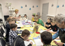 На территории ТОС № 7 прошел мастер-класс по рисованию зимнего пейзажа для учеников школы №5