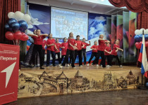 На территории ТОС № 5 в МБОУ «Школа №43» открыли Год единства народов России