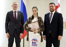 Мама участницы конкурса «Горьковская игрушка» поблагодарила Евгения Костина