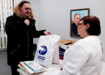 Михаил Иванов присоединился к сбору гуманитарного груза  для военнослужащих к 23 Февраля