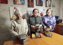 Жители ТОС посёлков Новый Кооперативный поддержали акцию «Дарите книги с любовью»