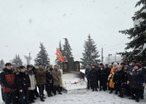 На территории микрорайона Калининский состоялся ежегодный торжественный митинг, посвящённый 37 годовщине вывода советских войск из Афганистана.