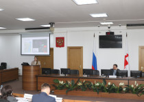 Работу профильных департаментов обсудили депутаты на заседании  постоянной комиссии городской Думы по градостроительству и архитектуре