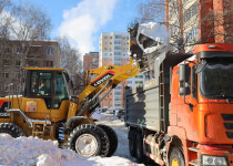 Михаил Иванов в составе «Партийного десанта» проверил качество уборки снега в Сормовском районе