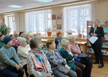 Юлия Мантурова рассказала жителям микрорайона «Бурнаковский» о своей депутатской деятельности