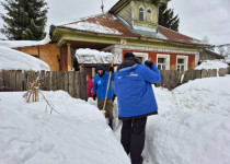 Павел Пашинин и активисты «Снежного десанта»  помогли одинокой пенсионерке