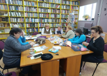 Клуб «Рукодельницы» продолжает работу на территории ТОС №16 поселка Мостоотряд