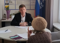 Александр Петров провел очередной прием граждан в Депутатском центре партии «Единая Россия»