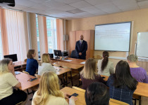 Владимир Поддымников-Гордеев отчитался о проделанной депутатской работе