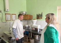 Дмитрий Игошин оказал содействие в оборудовании пищеблока детского сада № 391