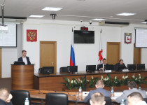 Модернизацию комплекса наземного электротранспорта и навигации скоростных судов обсудили депутаты на заседании постоянной комиссии по развитию дорожного хозяйства и транспорта