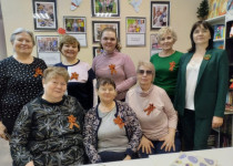 Мастер-класс по изготовлению брошей к Дню Победы прошёл в ТОС №1