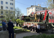 Марина Крюкова поздравила ветеранов войны и тружеников тыла с наступающим Днем Победы