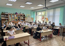 Урок мужества: школьники Автозаводского района узнали о подвиге Василия Белякова