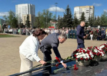 Депутаты городской Думы вместе с сормовичами почтили память воинов-освободителей