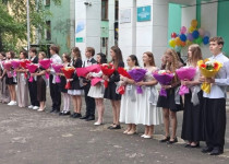 Депутаты городской Думы Нижнего Новгорода поздравили выпускников с окончанием школы