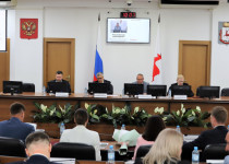 Депутаты приняли решение о присвоении почетного звания заслуженного работника  45 представителям девяти социально значимых профессий