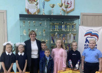 Депутаты городской Думы поддержали благотворительную акцию  «Собери ребенка в школу»