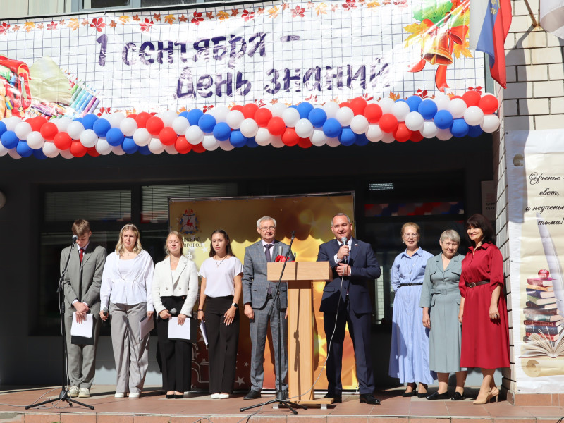 «Никакие технологии и даже самый умный искусственный интеллект не заменят живого слова учителя, его внимания и поддержки», - Евгений Чинцов