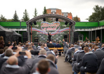 Популярные российские исполнители выступили перед бойцами в нижегородском госпитале